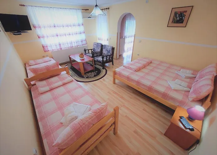 アパート Nikolic