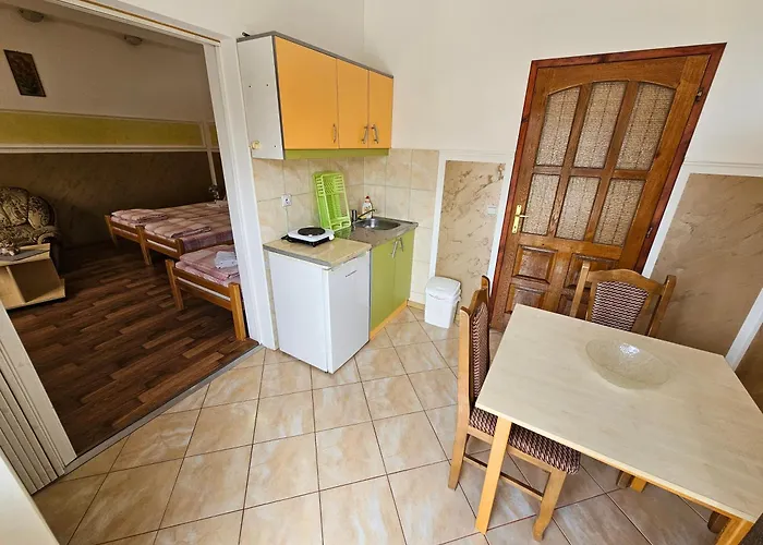 アパート Nikolic